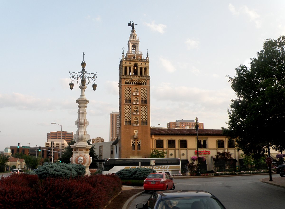Country Club Plaza, MO - Archivo:Kansas City, Missouri - Country Club Plaza - Giralda Tower -  panoramio.